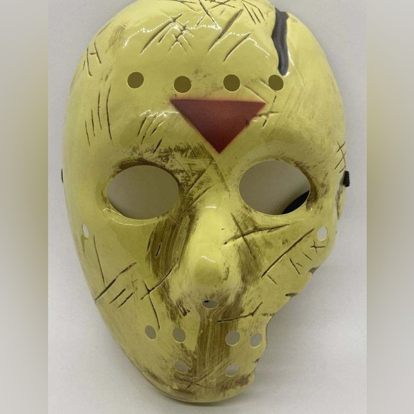 Friday the 13th Rubie’s Yellow Halloween Costume Deluxe Mask, Never used - Picture 9 of 12